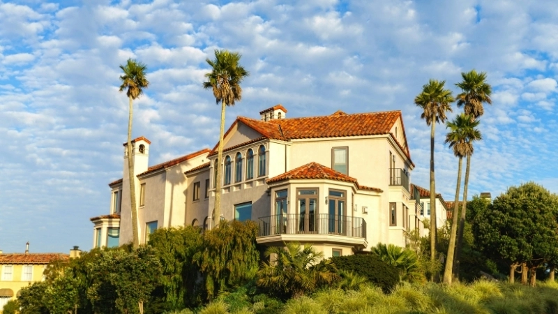 Nội thất phòng ngủ hoàng gia trong biệt thự tân cổ điển