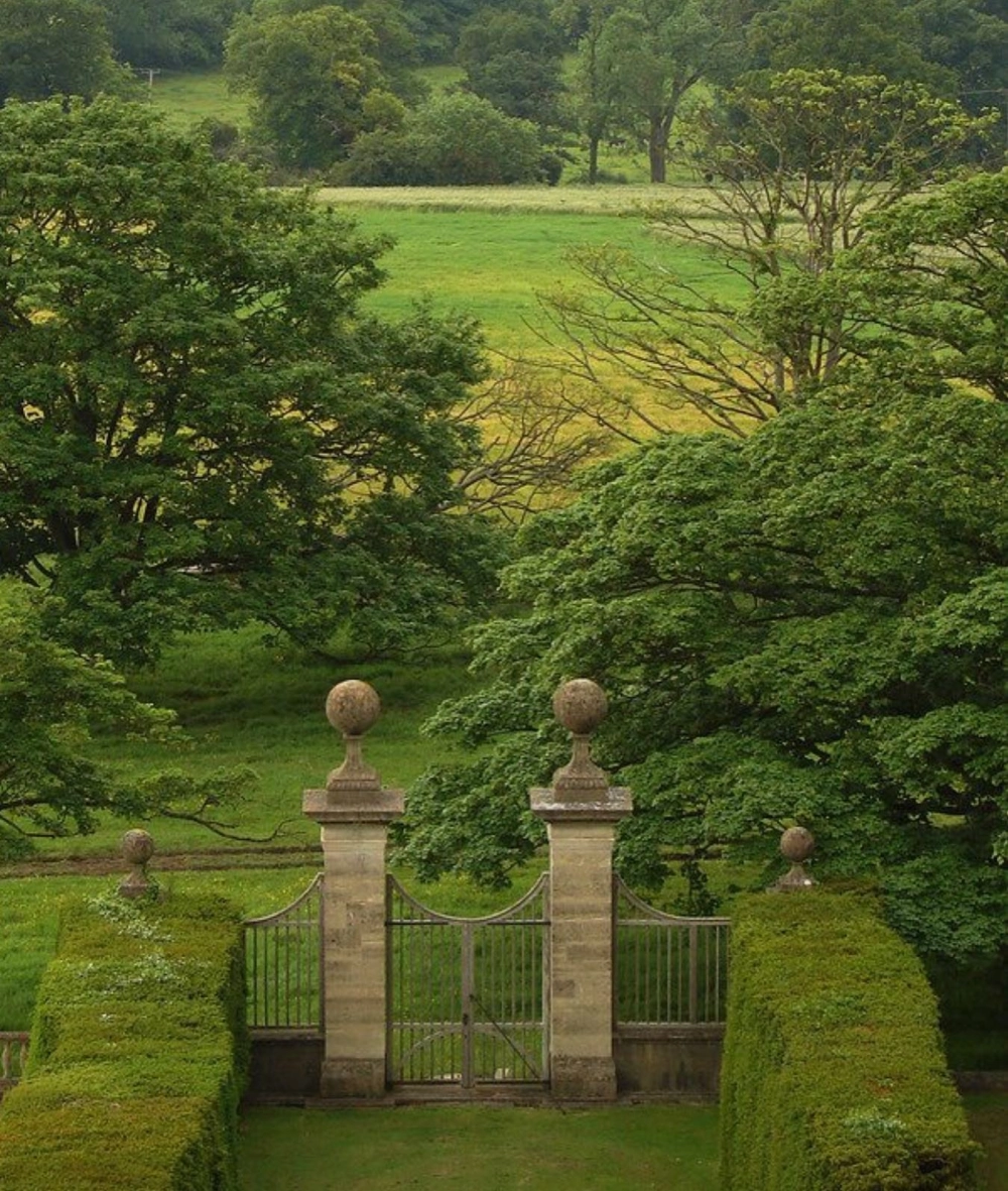 Thiết kế trụ cổng đẹp ốp đá hoa cương sang trọng