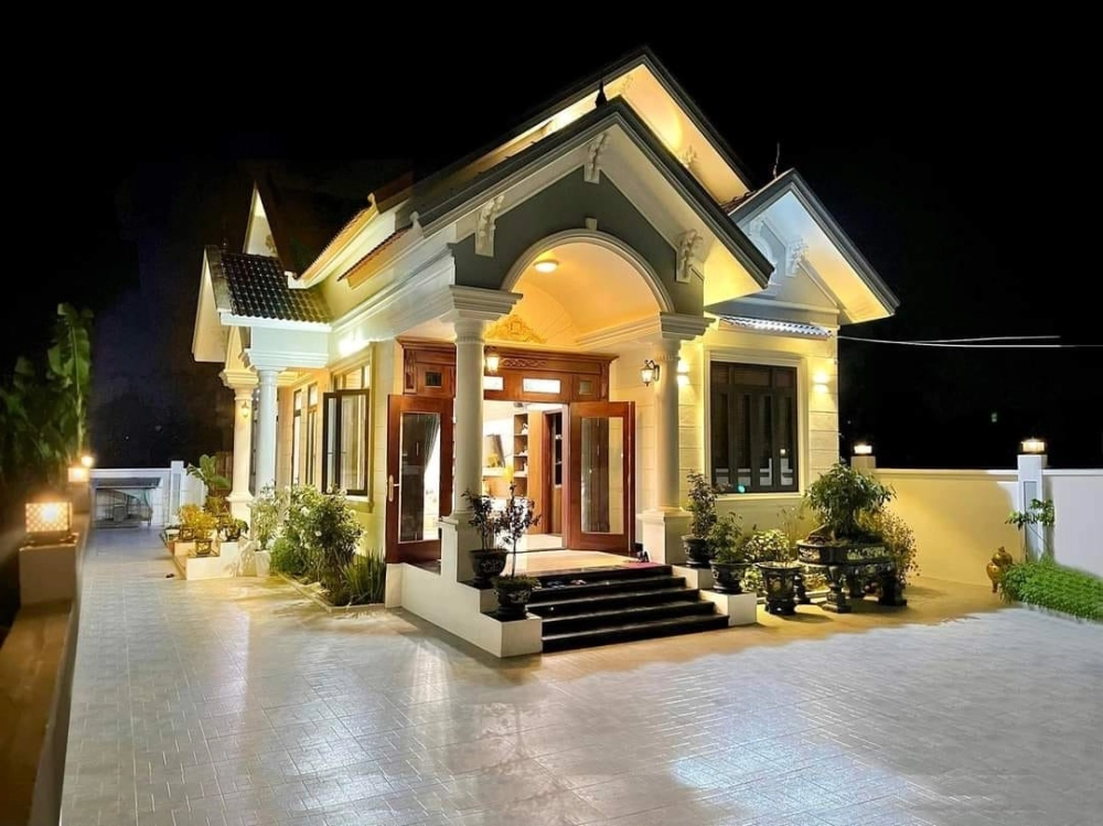 Mặt tiền mẫu nhà vườn cấp 4 mái thái sang trọng