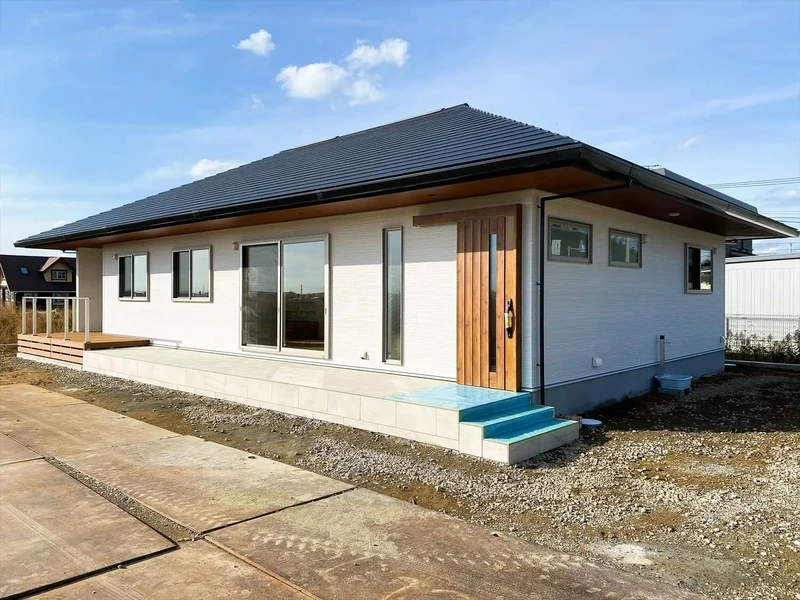 Không gian thoáng đãng từ nhà cấp 4 mái nhật có hiên rộng