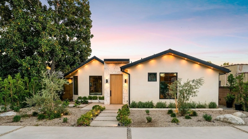 Mẫu nhà cấp 4 sân vườn mái nhật hiện đại sang trọng