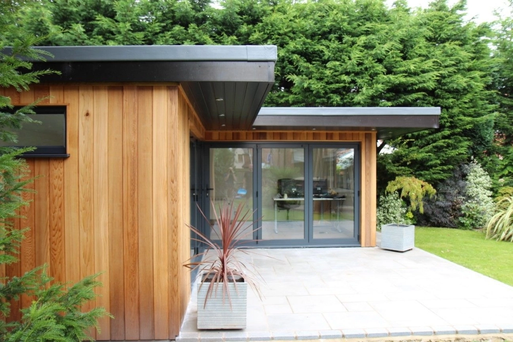 Thiết kế nhà gỗ sân vườn mái thái truyền thống