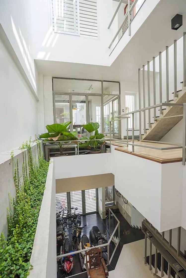 Chiêm ngưỡng mẫu ảnh giếng trời nhà phố hiện đại
