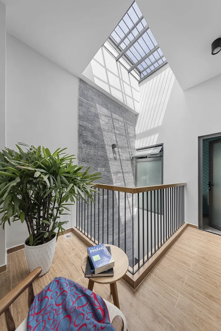 Khám phá ảnh giếng trời hợp phong thủy cho nhà ống