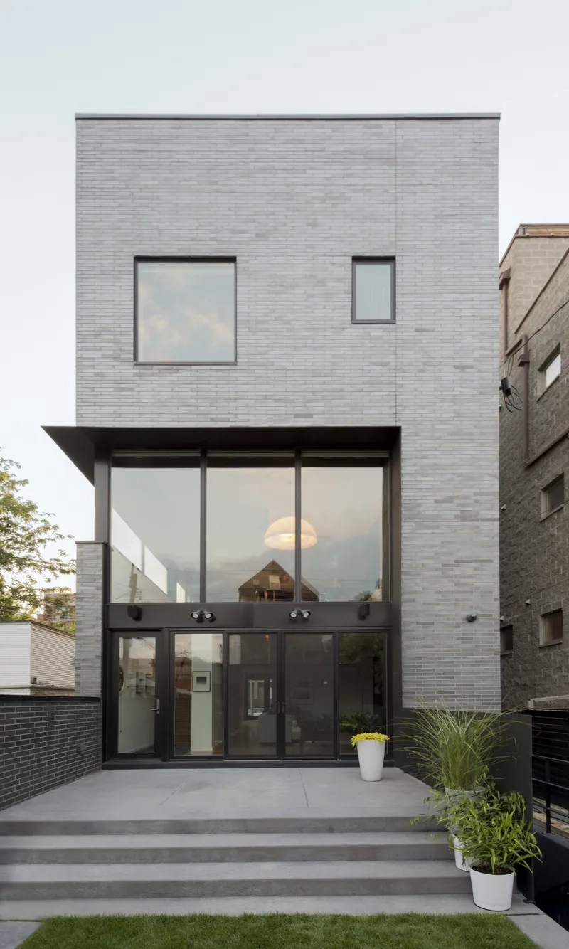 Nhà phố 3 tầng mặt tiền 6m