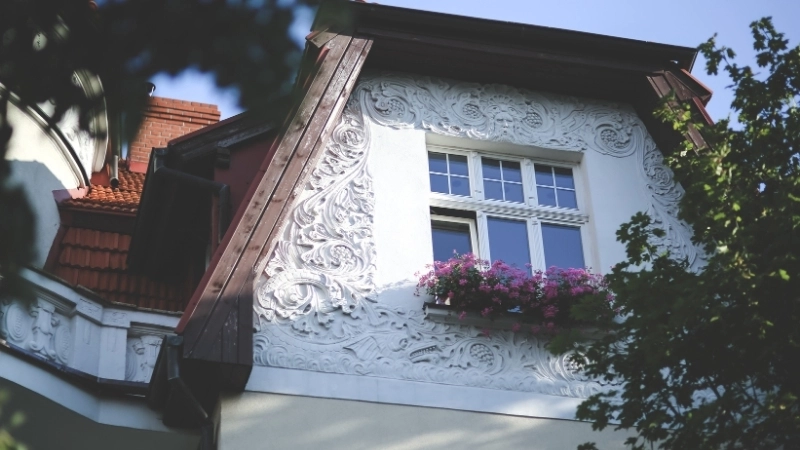 Cổng sắt nghệ thuật tinh tế tôn vinh vẻ đẹp mẫu nhà vườn phong cách châu âu