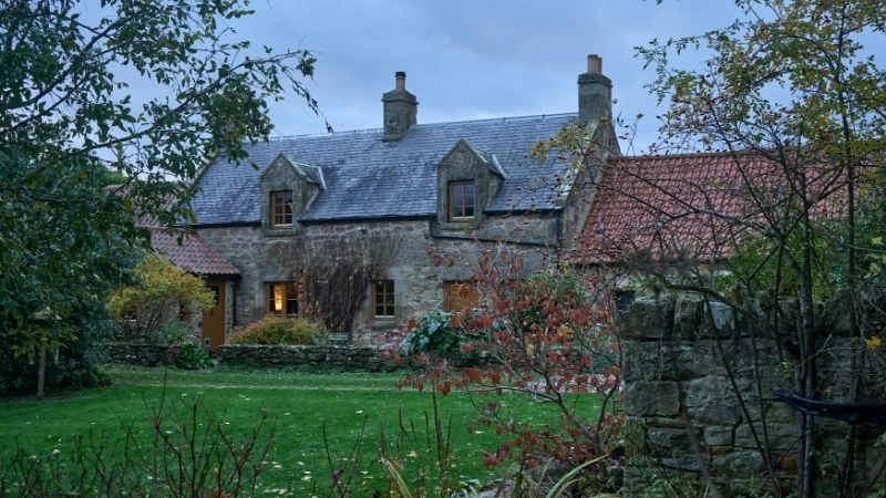 Phối cảnh ban đêm lung linh huyền ảo của nhà vườn đẹp châu âu