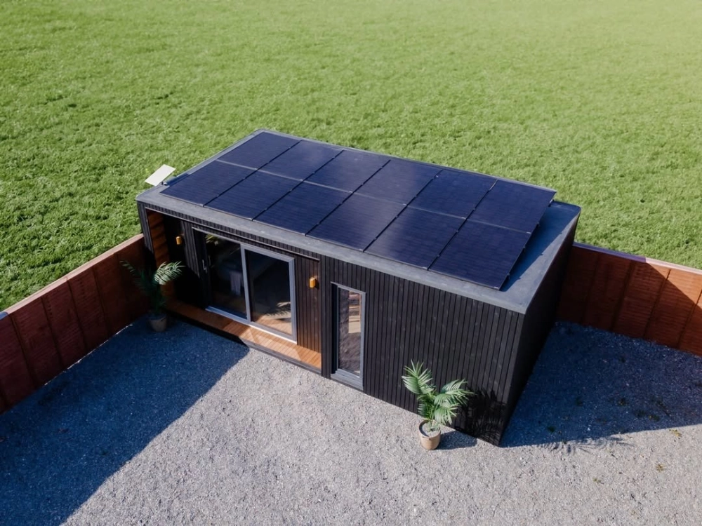 Thiết kế mẫu nhà sân vườn hiện đại kết hợp hồ cá Koi