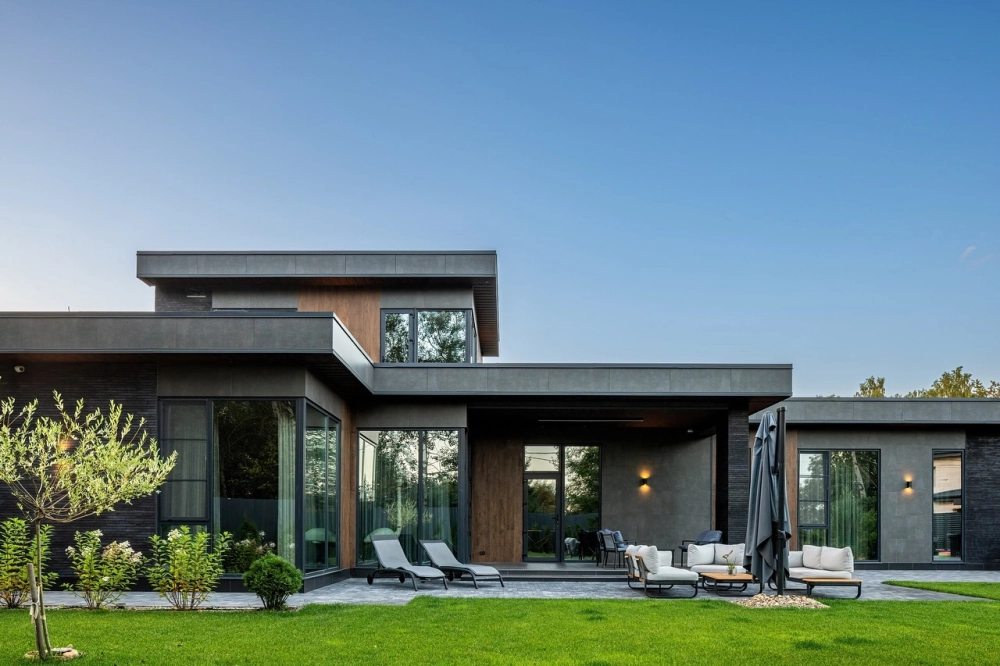 Mẫu nhà cấp 4 mái bằng đẹp với tông màu trắng chủ đạo