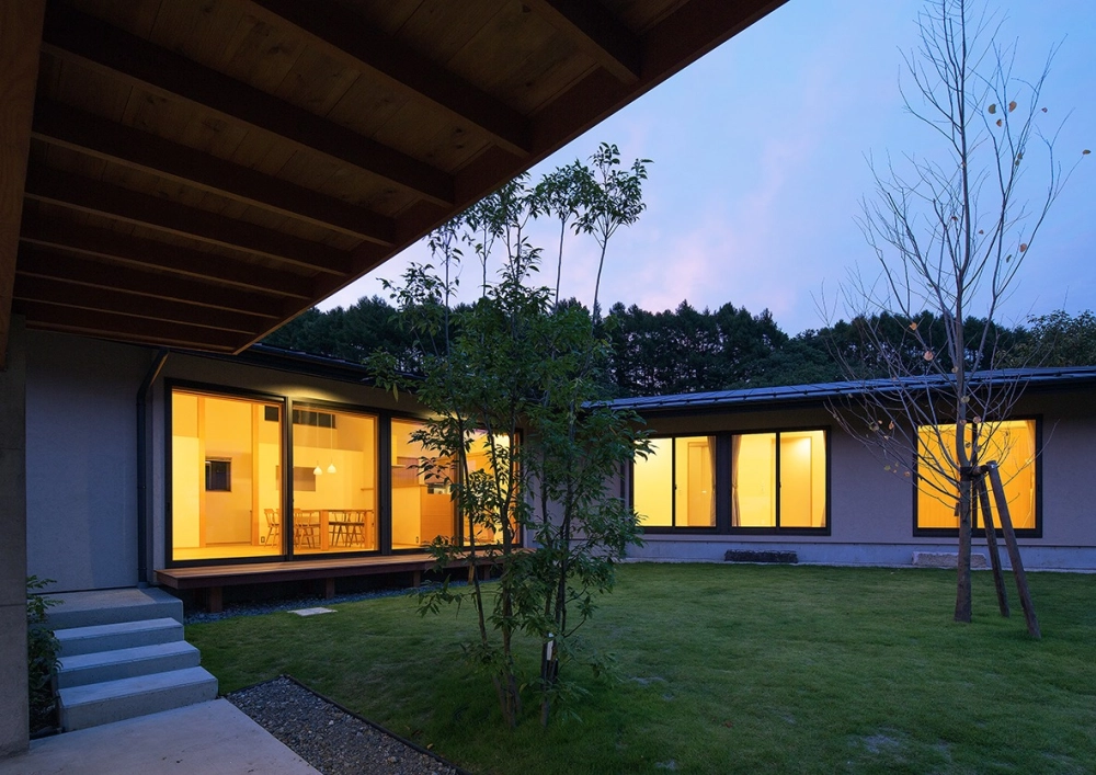 Mẫu nhà vườn mái Nhật chữ L tối ưu công năng sử dụng