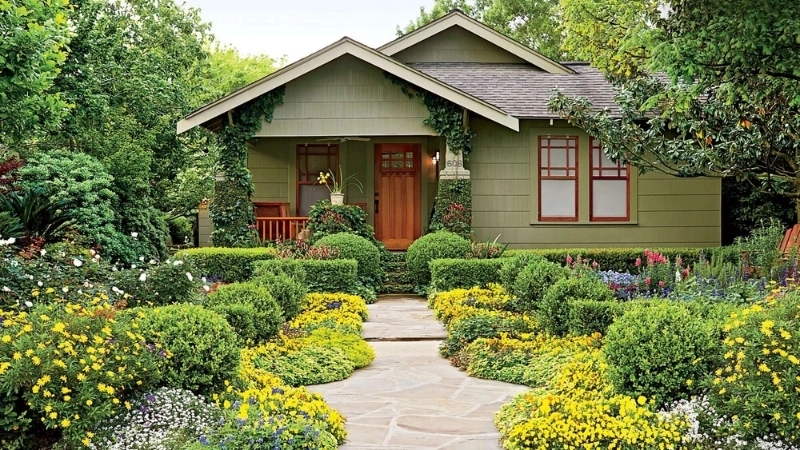 Không gian nhà kính trồng cây rau sạch ngay trong khuôn viên nhà ở